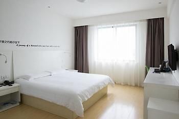 Motel 168 Shanghai Nanhui Huinan Subway Station Xangai Exterior foto